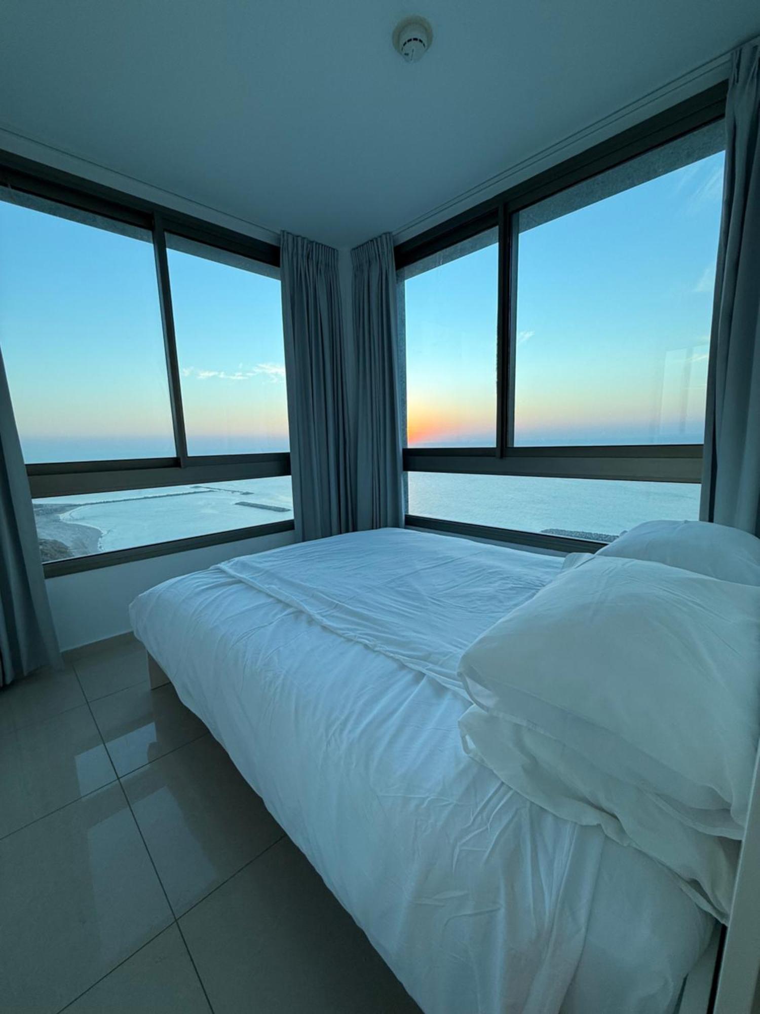 Netanya Seaview Aparthotel Exterior photo